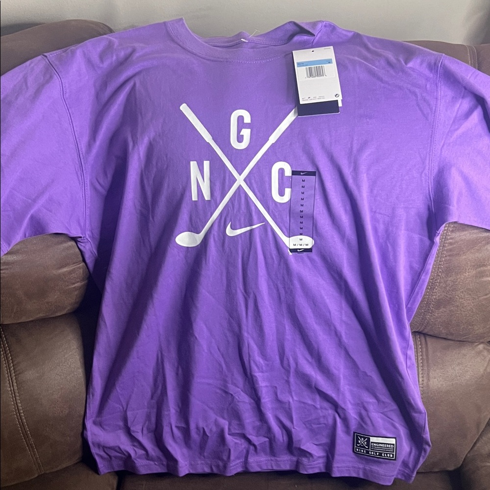 Nike men’s size medium NWT Lavender purple Golf Graphic Tee